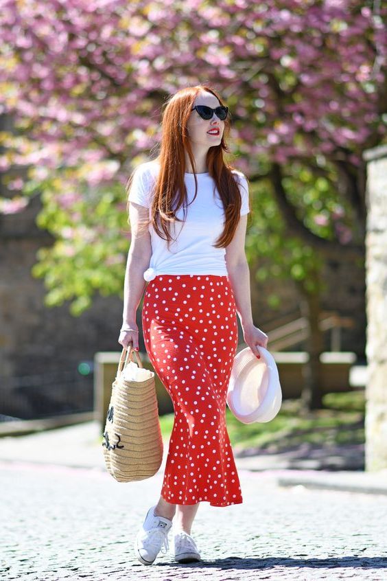 red skirt outfit 01