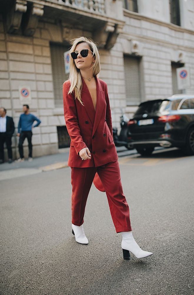 What Are Best Shoes To Wear With Pant Suits 2022