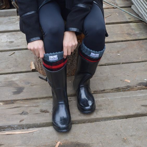 Can I Wear Wellington Boots With Black Leggings 2022