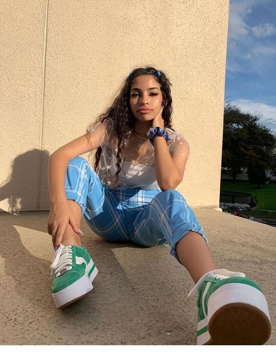 Green Sneakers Outfit: 23 Ways To Wear Them Now 2023