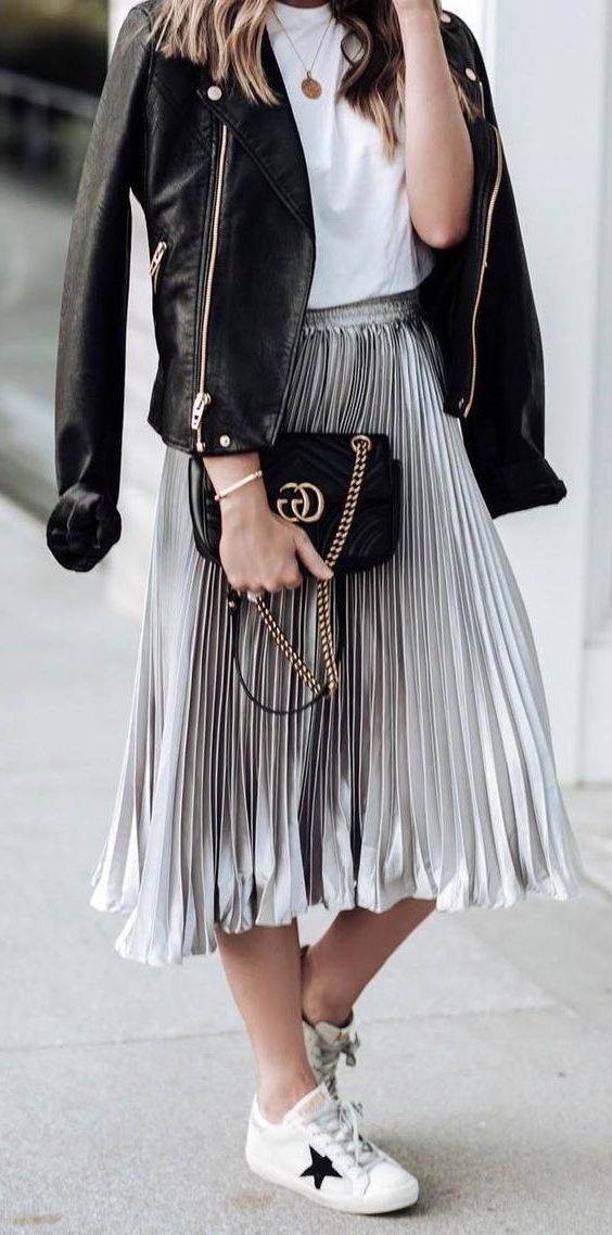 Midi Pleated Skirt And Sneakers 2022 - ShoesOutfitIdeas.com