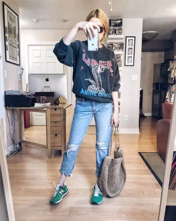 Green on sale sneaker outfit