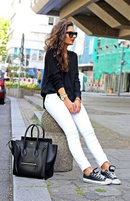Best Outfits To Wear Sneakers With 2023