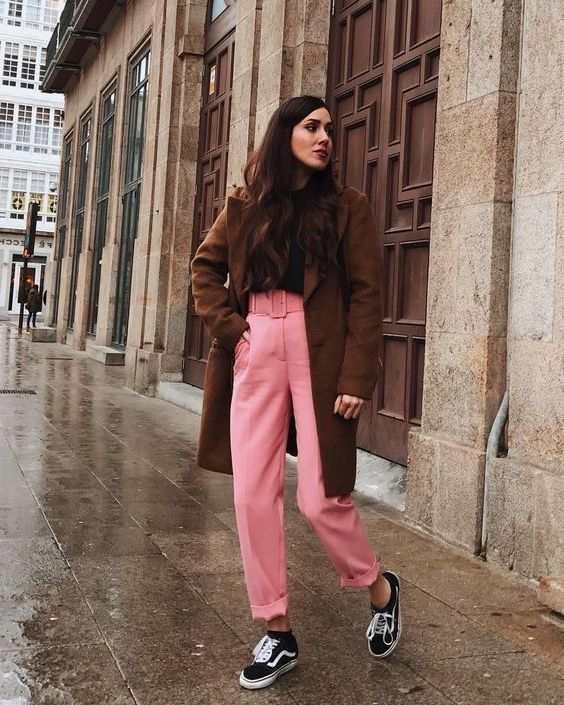 what-shoes-to-wear-with-pink-pants-2023-shoesoutfitideas