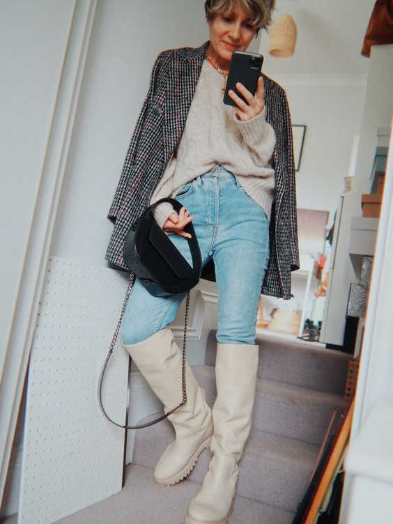 How To Tuck Pants In Boots 30+ Outfit Ideas To Wear Now 2023 ...