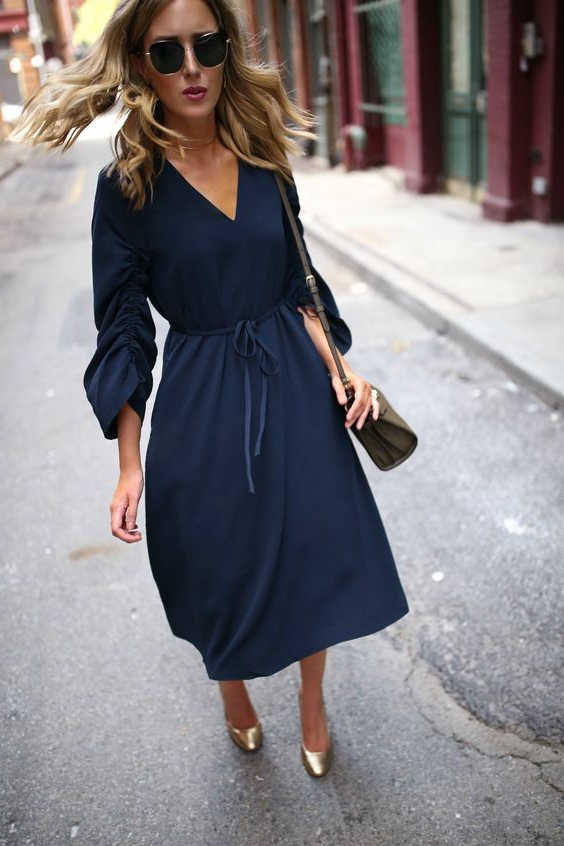 What Shoes Can I Wear With Blue Dresses 2022 - ShoesOutfitIdeas.com