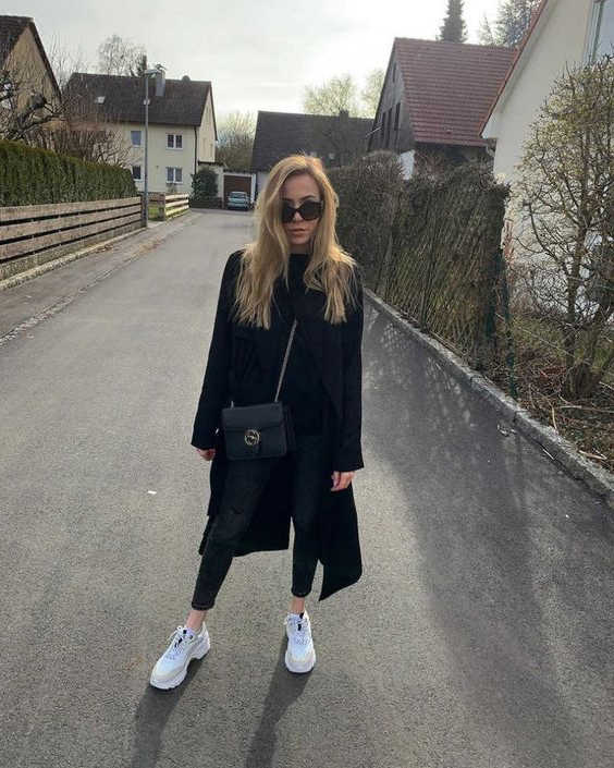 Black Jeans And White Sneakers Street Style 2023