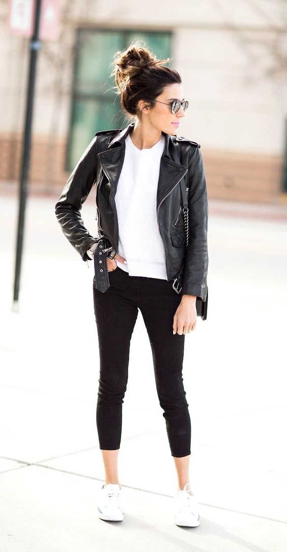 Black Jeans And White Sneakers Street Style 2023