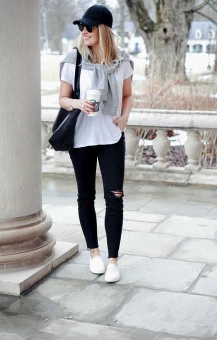 Black Jeans And White Sneakers Street Style 2023