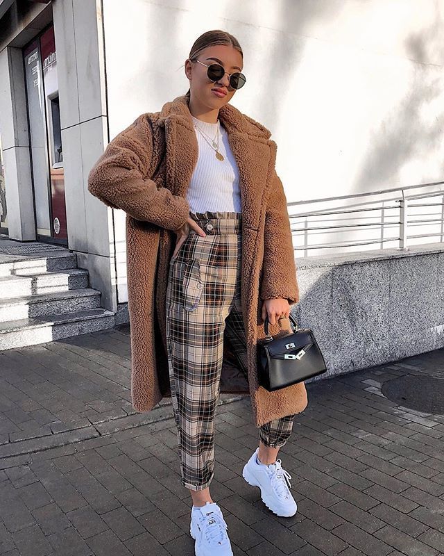 What Shoes To Wear With Plaid Pants For Women 2022