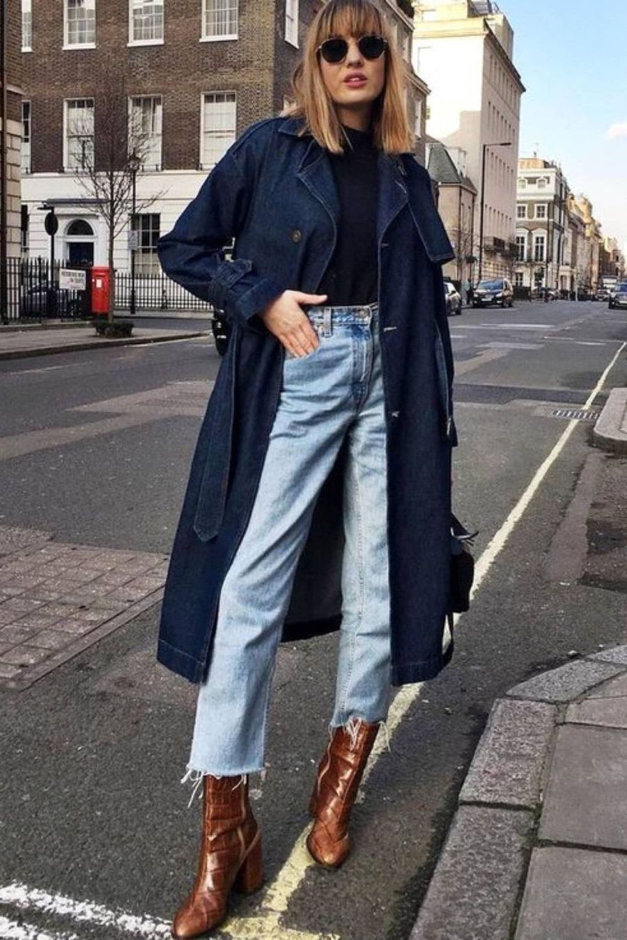 What Shoes To Wear With Mom Jeans This Fall 2023 | ShoesOutfitIdeas.com