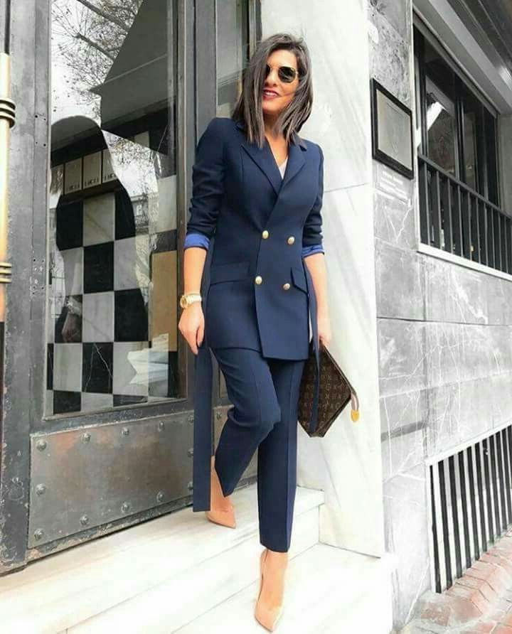 What Are Best Shoes To Wear With Pant Suits 2023