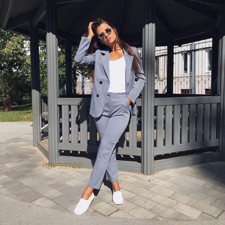 What Are Best Shoes To Wear With Pant Suits 2023 | ShoesOutfitIdeas.com