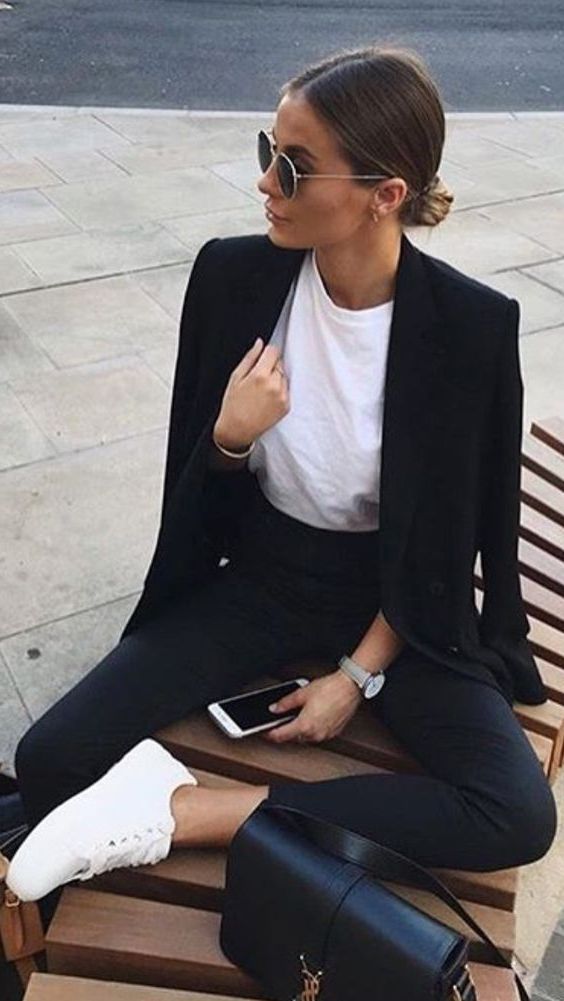 What Other Shoes To Wear With Women Pantsuits 2023 | ShoesOutfitIdeas.com