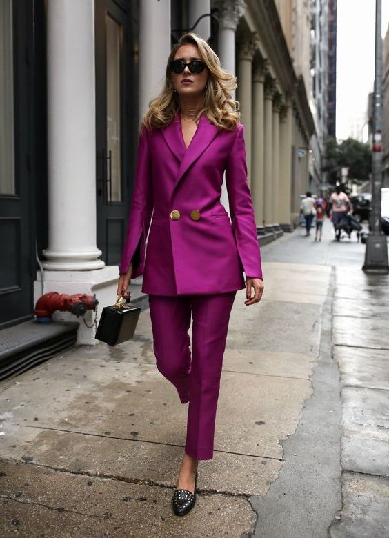 What Shoes To Wear With Women Pantsuits 2022