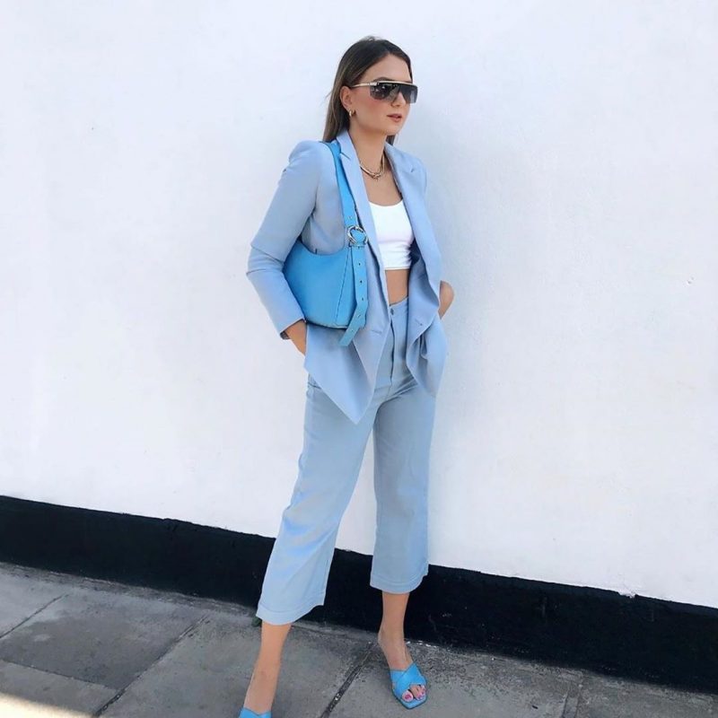 Best Shoes To Wear With Blue Outfits For Women 2022