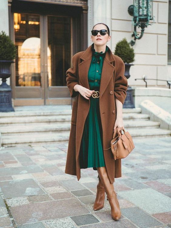 What Shoes To Wear With Emerald Green Color Clothing For Women 2023