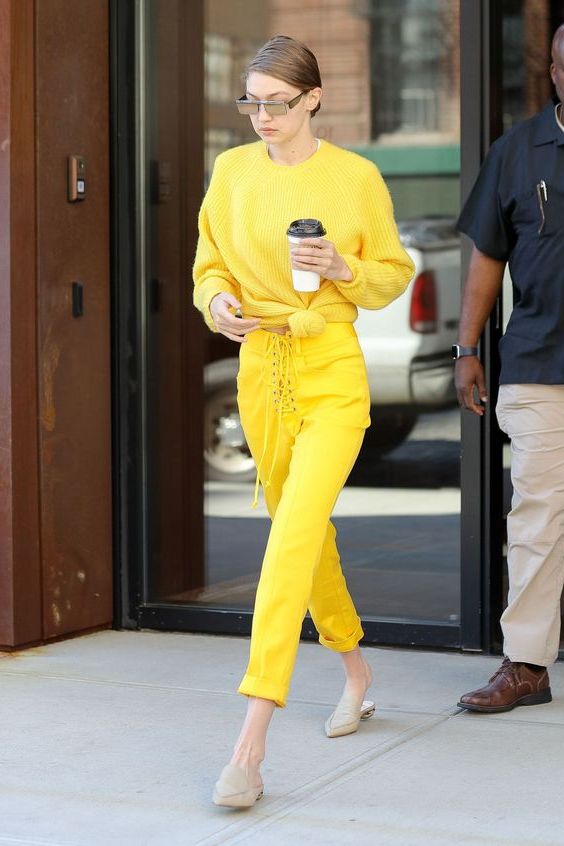 What Shoes To Wear With Yellow Outfits 2023