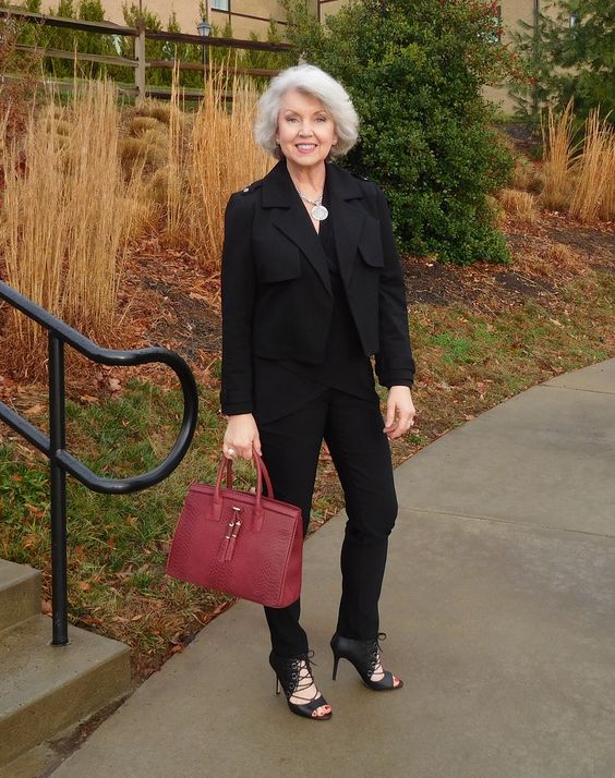 Women Over 60 Can Wear High Heels: Street Looks For Inspiration 2023