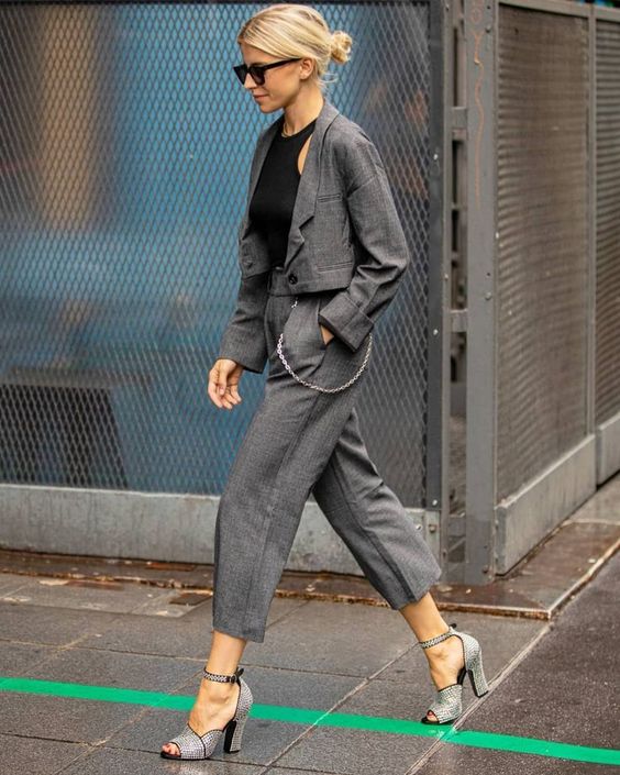 Women Over 60 Can Wear High Heels: Street Looks For Inspiration 2023