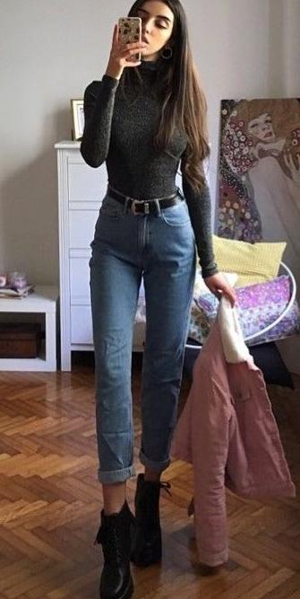 How To Wear Biker Boots and Mom Jeans: Inspiring Street Looks 2023