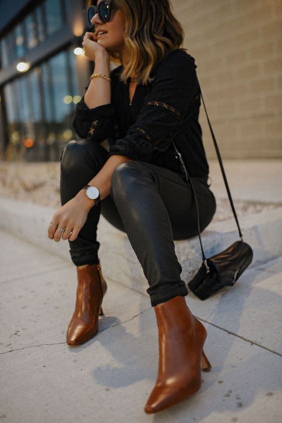 Can I Wear Boots With Leggings: A Timeless Guide 2023