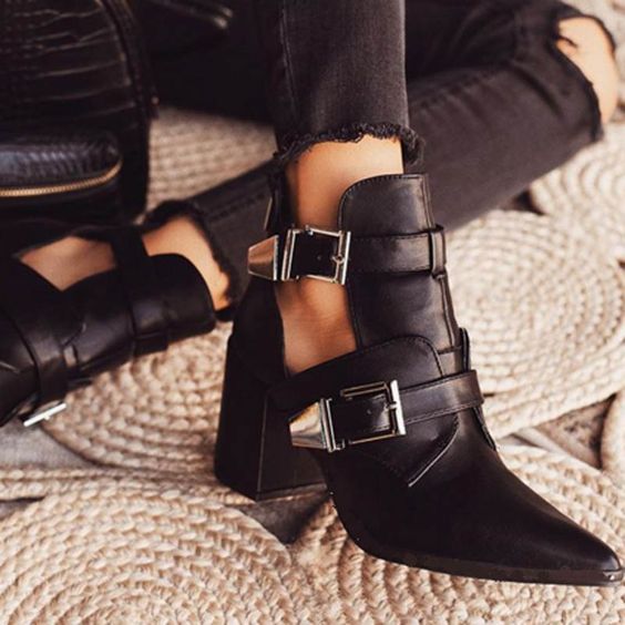 Flat Ankle Boots With Buckles: An Easy Guide For Wearing Them 2023