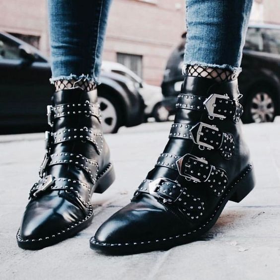 Flat Ankle Boots With Buckles: An Easy Guide For Wearing Them 2023