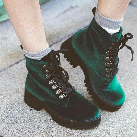 Flat Ankle Boots With Laces: Functional Looks To Try 2023