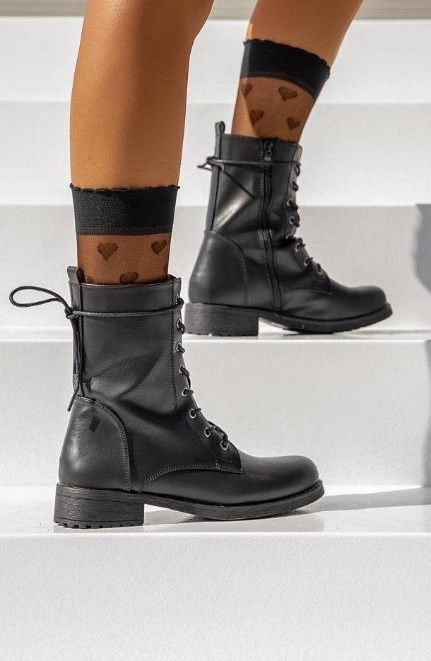 Flat Ankle Boots With Laces: Functional Looks To Try 2022
