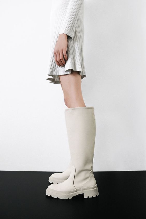 Can I Wear Flat Boots In The Rain: What Is Your Favorite Look 2023