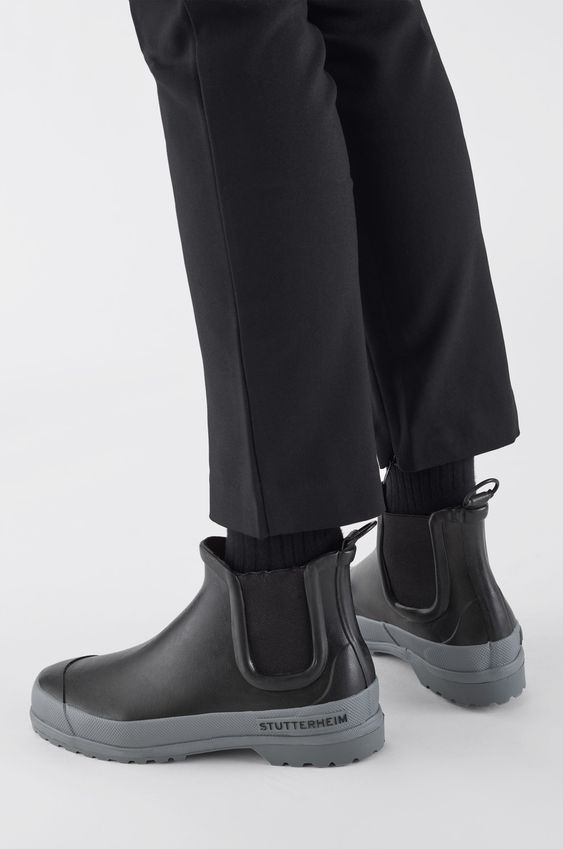 Can I Wear Wellington Boots With Black Pants 2023