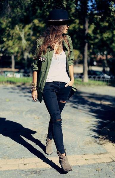 How To Wear Flat Ankle Boots With Jeans 2023 | ShoesOutfitIdeas.com