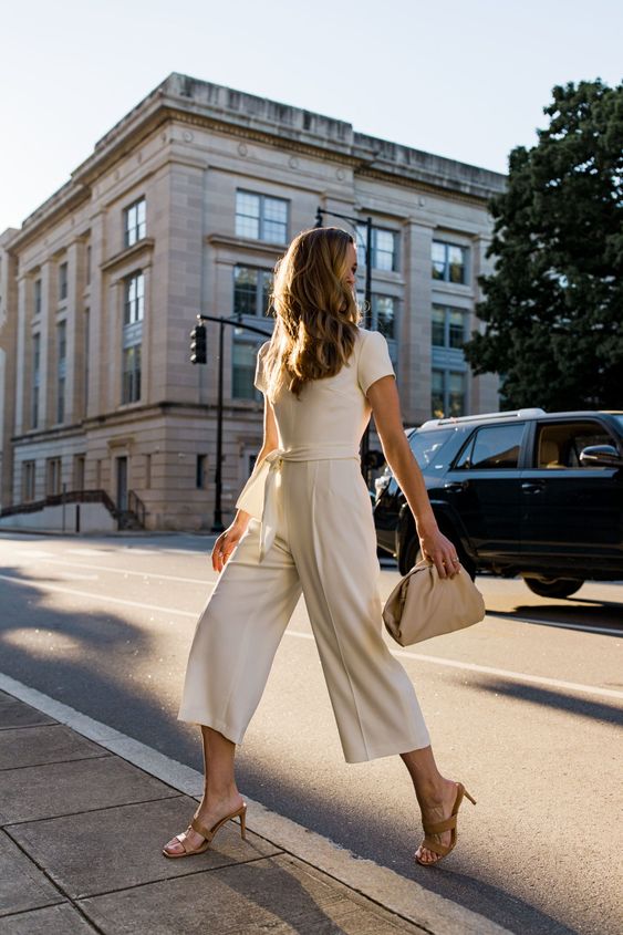 How to Wear Tan Heeled Sandals 2023