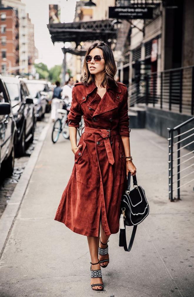 What Color Shoes Go With Maroon Dress 2023