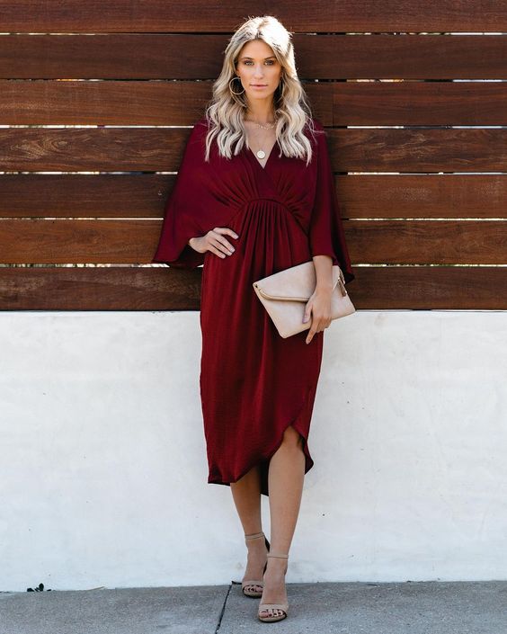 What Color Shoes Go With Maroon Dress 2023