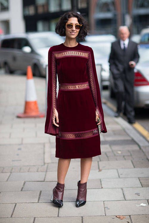 What Color Shoes Go With Maroon Dress 2023