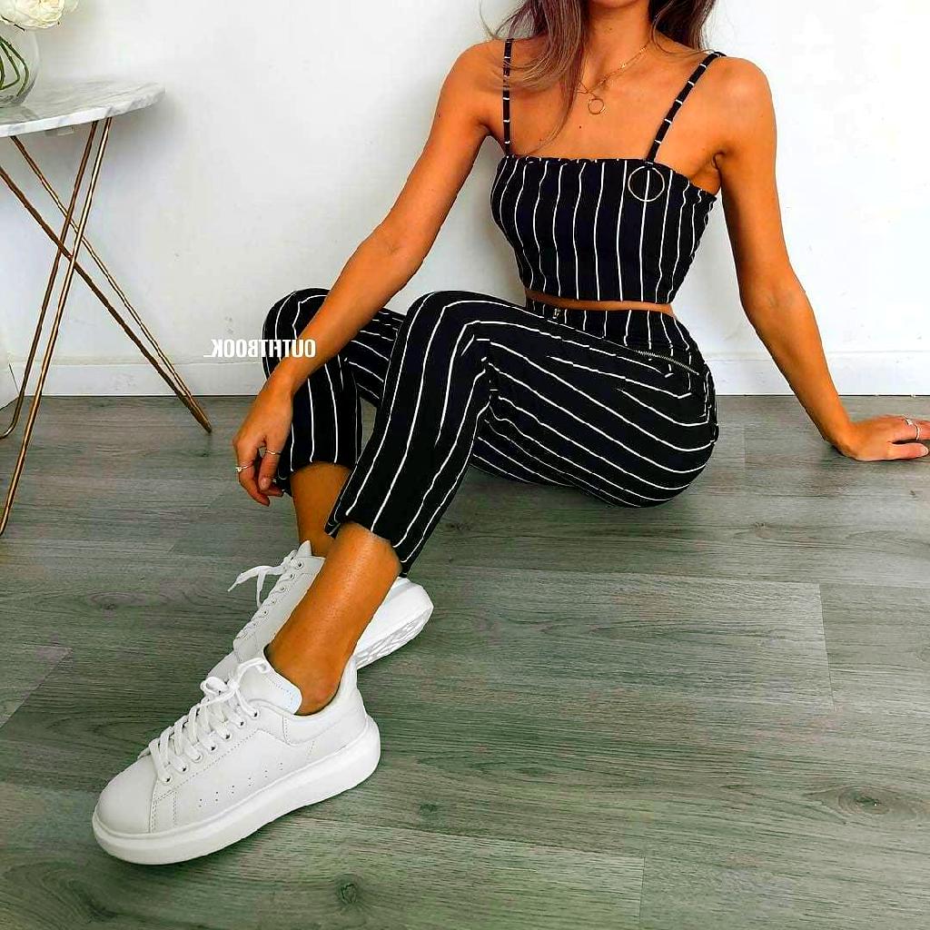 Best Women’s Outfits to Wear With White Sneakers 2022