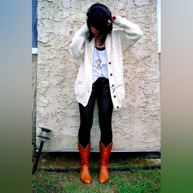 Women Outfits With Cowboy Boots: Street Style Guide 2022