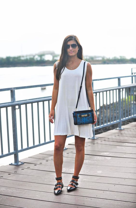 What Color Shoes to Wear with a White Dress (From Black To Nude) 2022