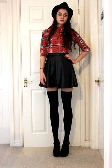 What Shoes To Wear With Thigh-High Socks 2023 | ShoesOutfitIdeas.com